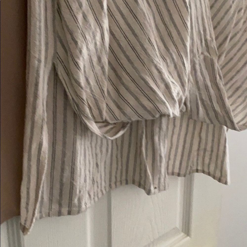 Karlie bundle of 2 tops- med and one size - Picture 7 of 7